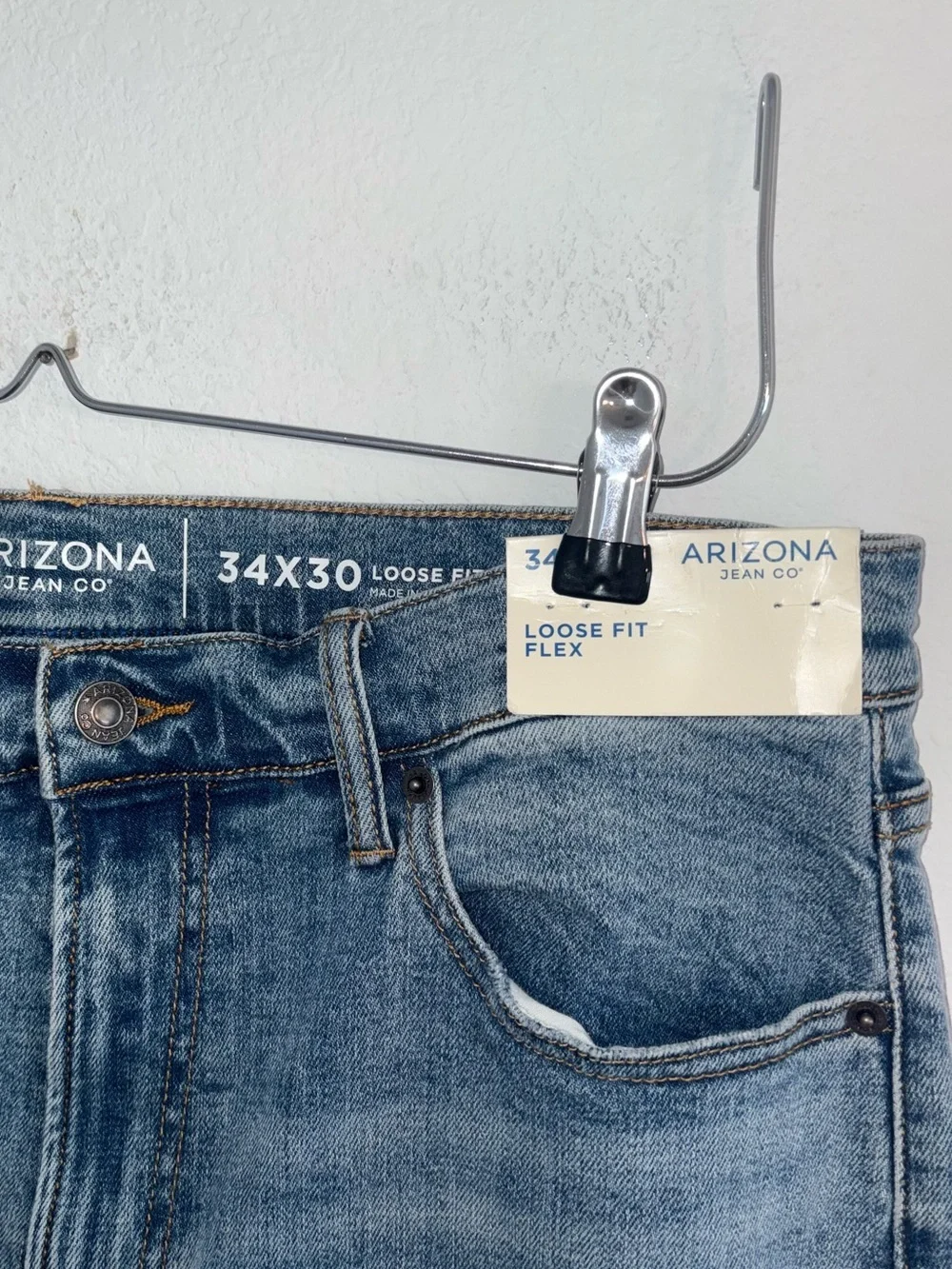NWT Loose Fit Flex 34 x 30 Men’s Arizona Jean Company Distressed Denim